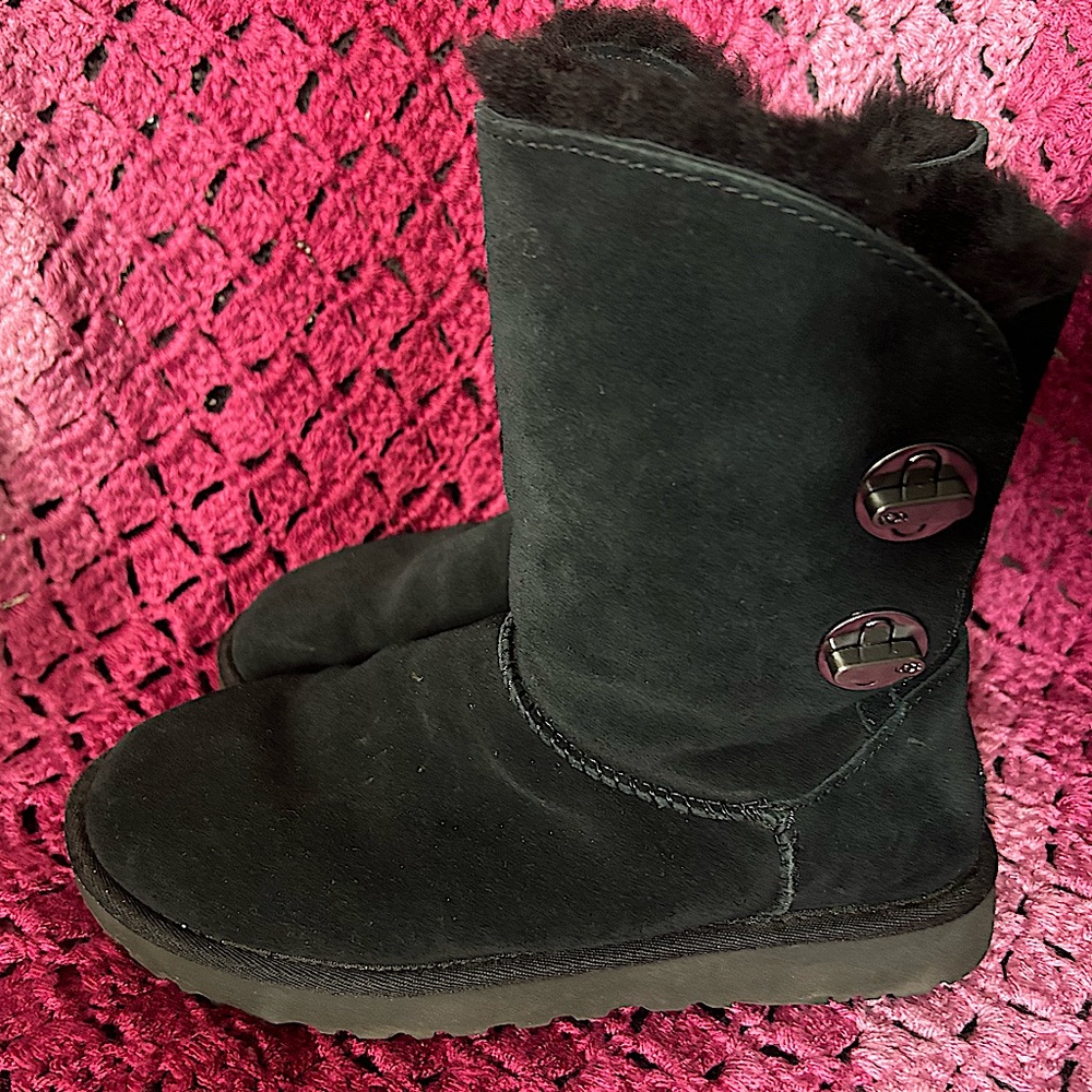 UGG Women’s Size 8 Black Shearling Boots